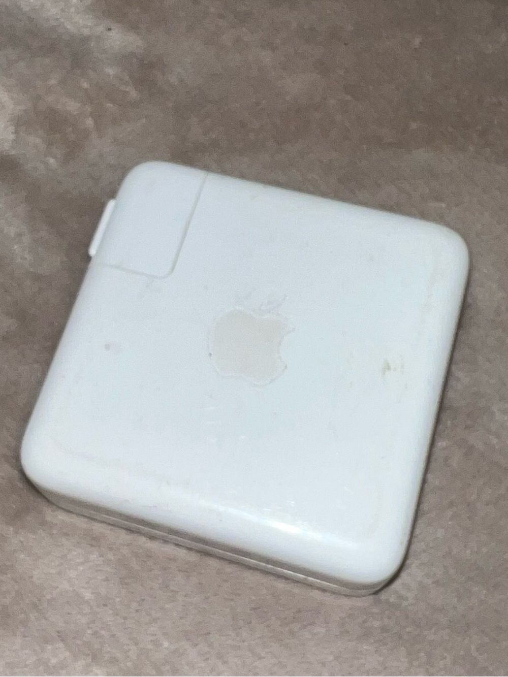 Apple Computer 61W USB-C Power Adapter - Picture 2 of 5